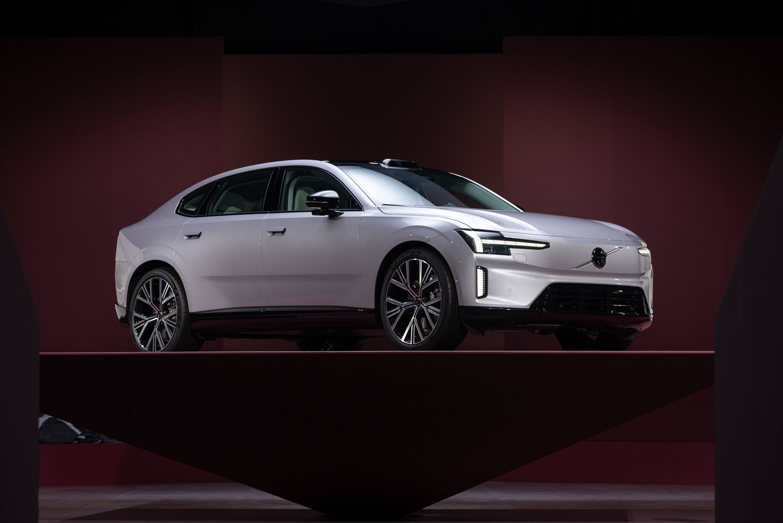 Novi Volvo ES90
