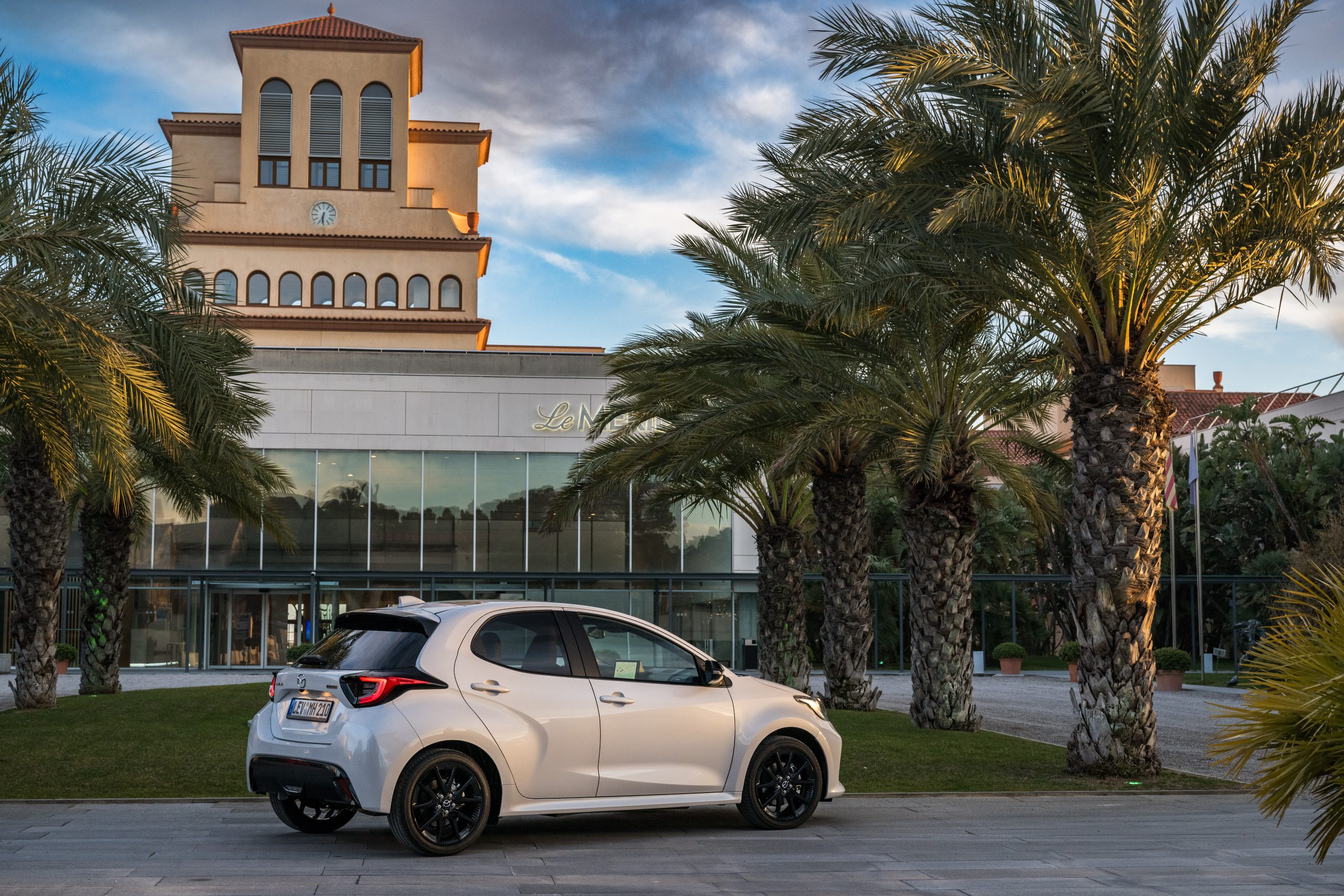Mazda2 Hybrid