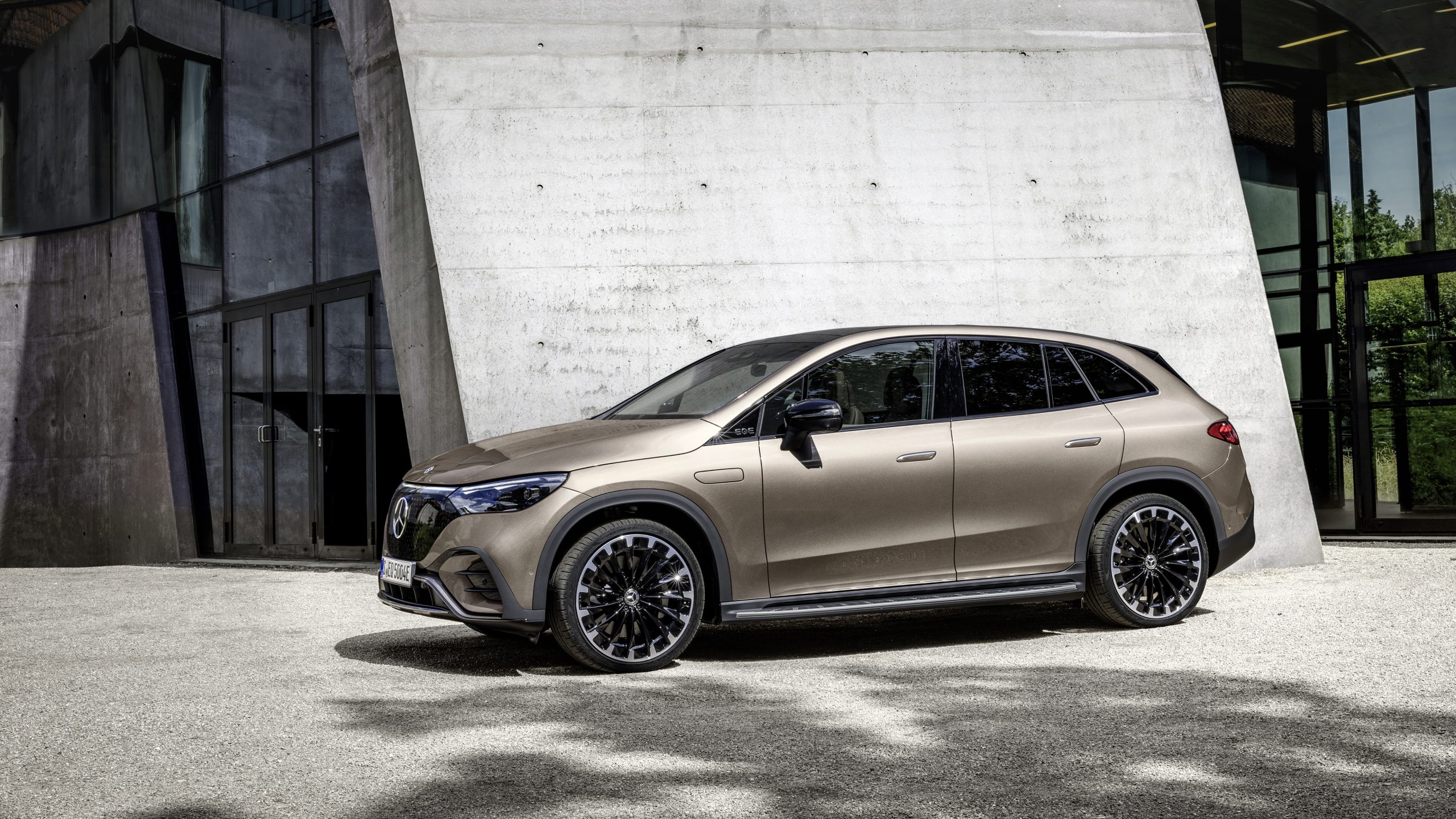 Mercedes EQE SUV