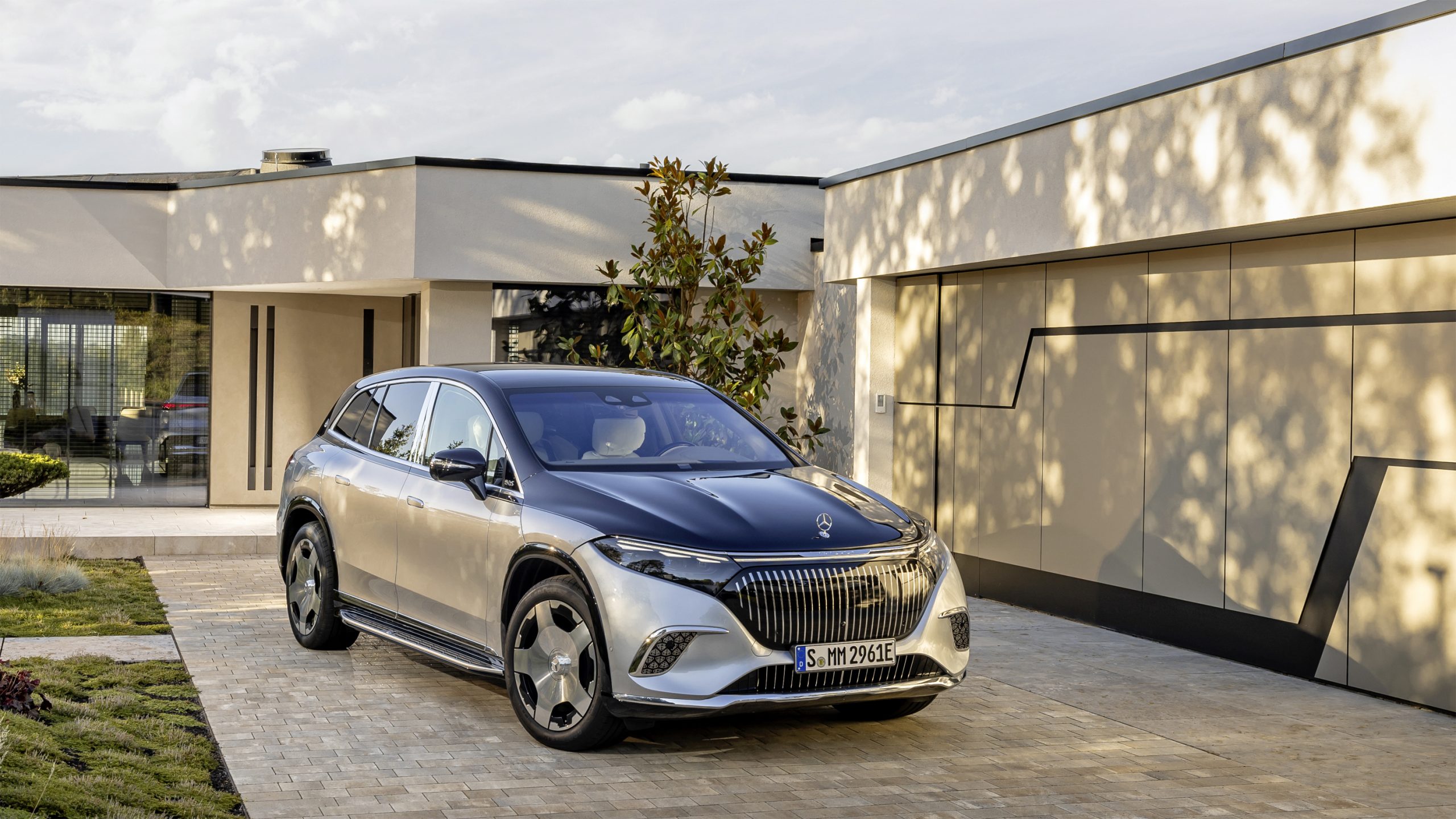 Mercedes EQE SUV