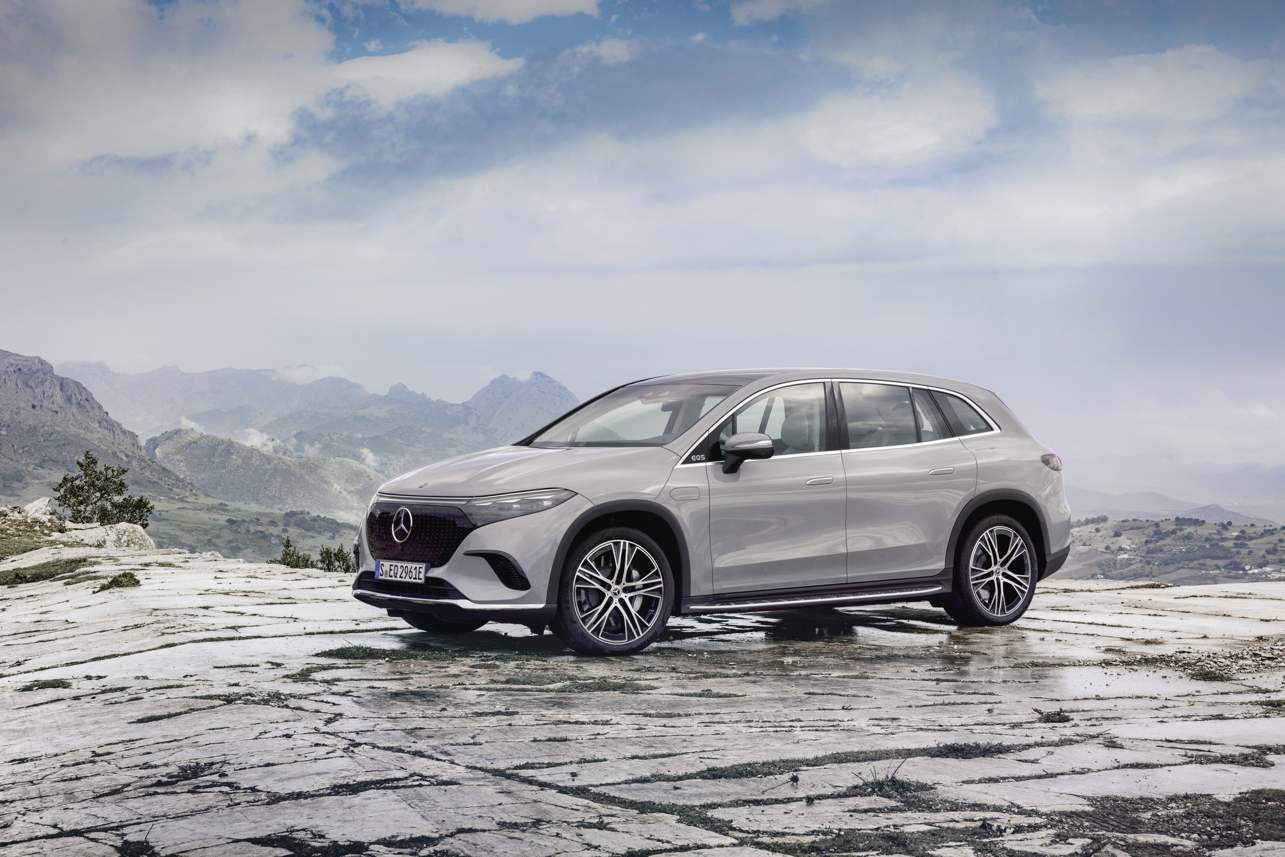 Mercedes EQE SUV
