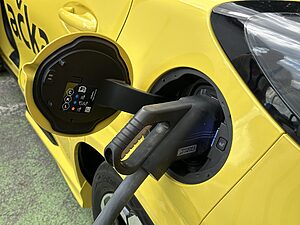 Električni automobil