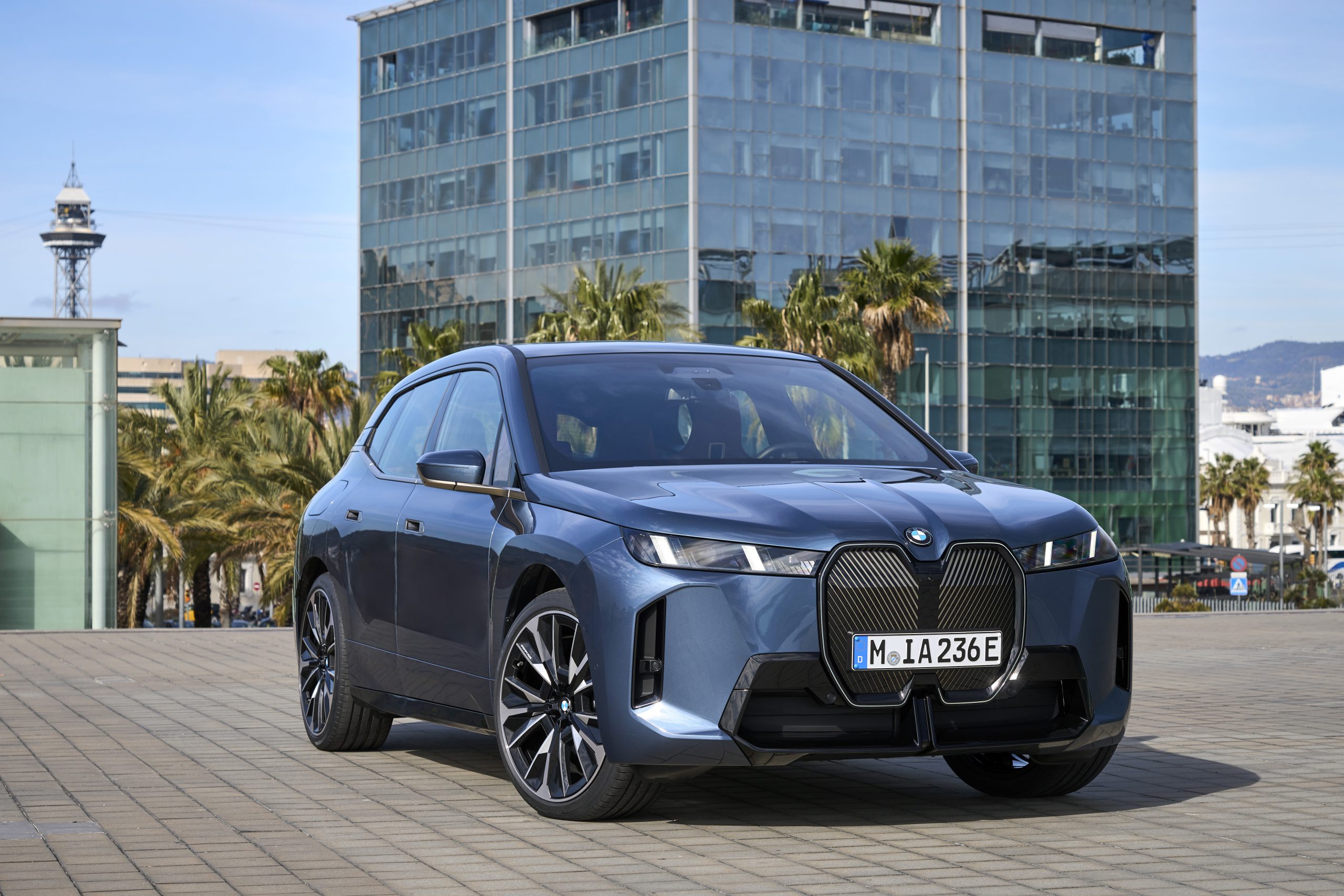BMW iX